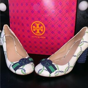 ✨Tory Burch White Leather And Green/Blue Isle Rope Maritime Block Heel Pumps ✨